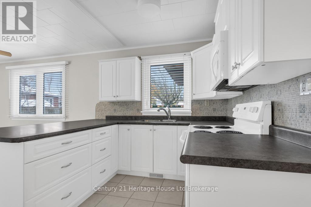 43 Concession Street E, Tillsonburg, Ontario N4G 1P2 - Photo 28 - X12541434