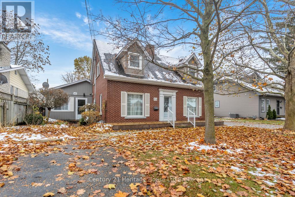 43 Concession Street E, Tillsonburg, Ontario N4G 1P2 - Photo 3 - X12541434