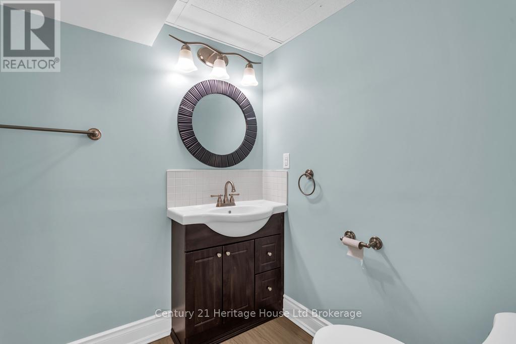 43 Concession Street E, Tillsonburg, Ontario N4G 1P2 - Photo 37 - X12541434