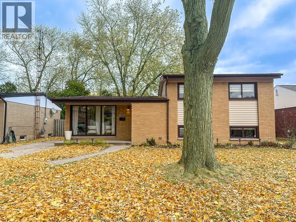 882 WESTCHESTER, Windsor, Ontario