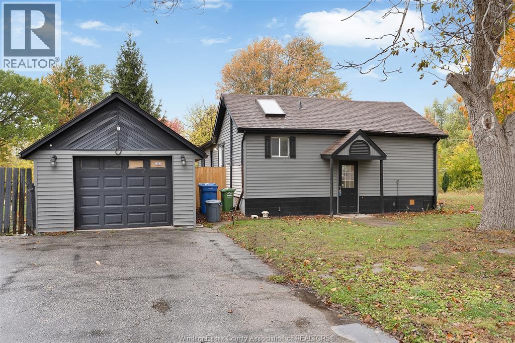 MLS# 25028686: 1595 Sprucewood AVENUE, LaSalle, Canada