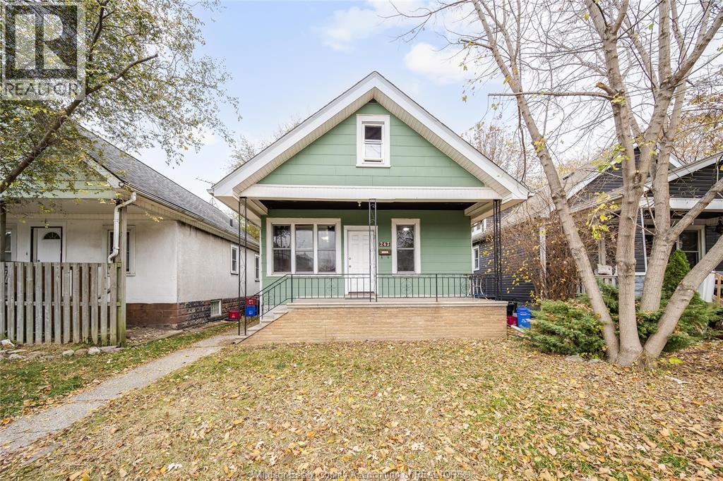 MLS# 25028456: 243 JOSEPHINE, Windsor, Canada