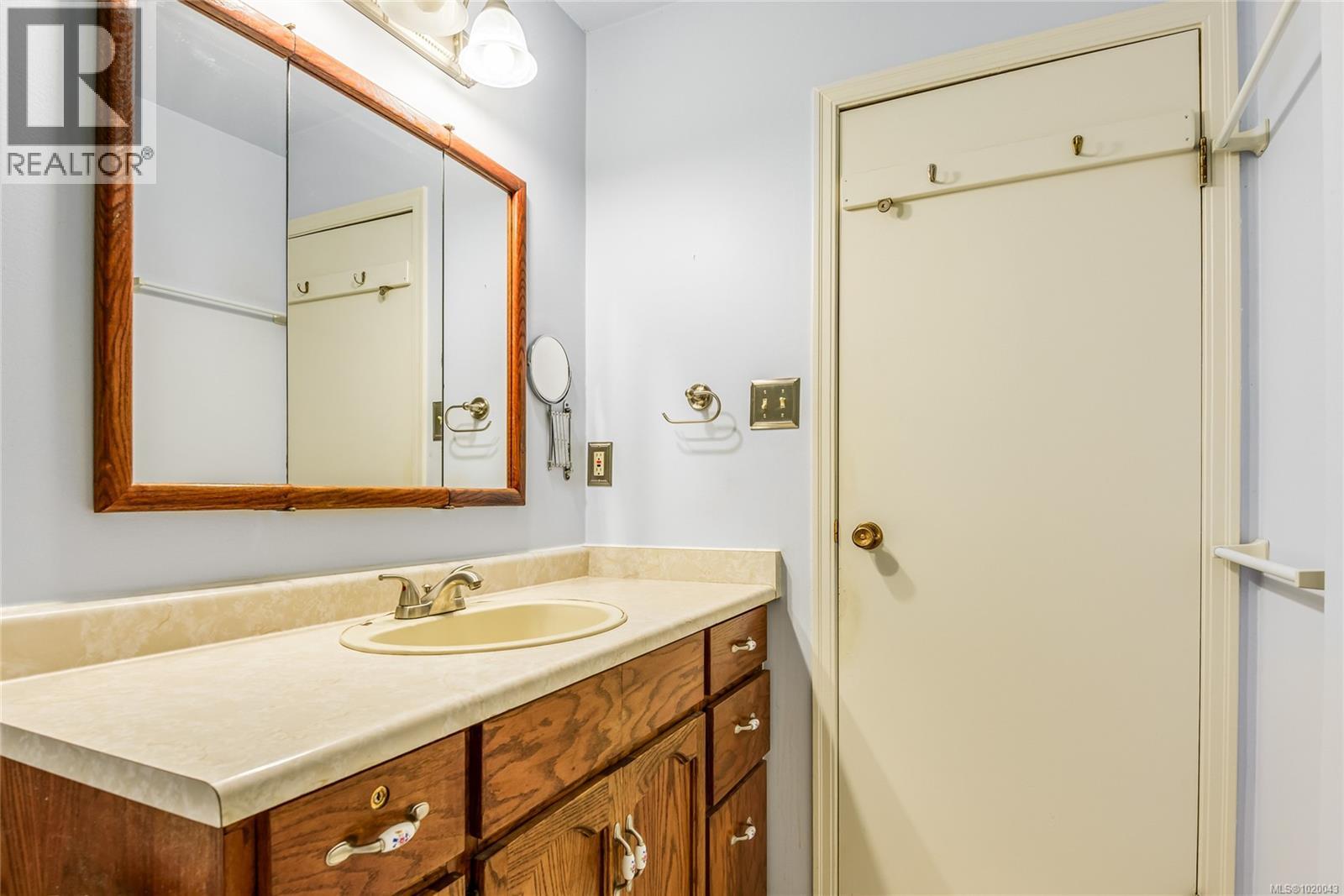 2245 Cousins Ave, Courtenay, British Columbia  V9N 3N6 - Photo 21 - 1020043