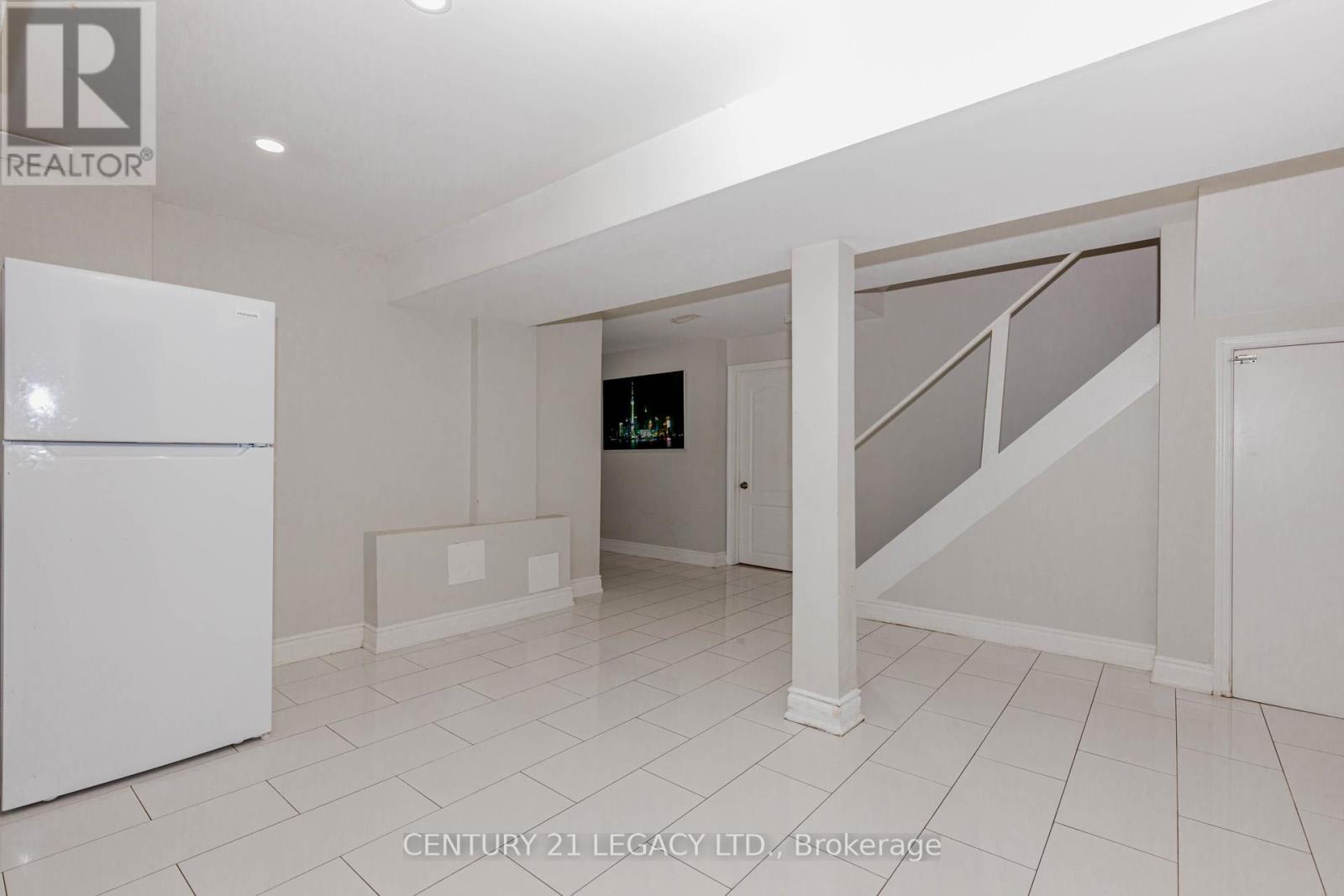 30 Diane Court, Brampton, Ontario  L6Y 3E2 - Photo 36 - W12477518