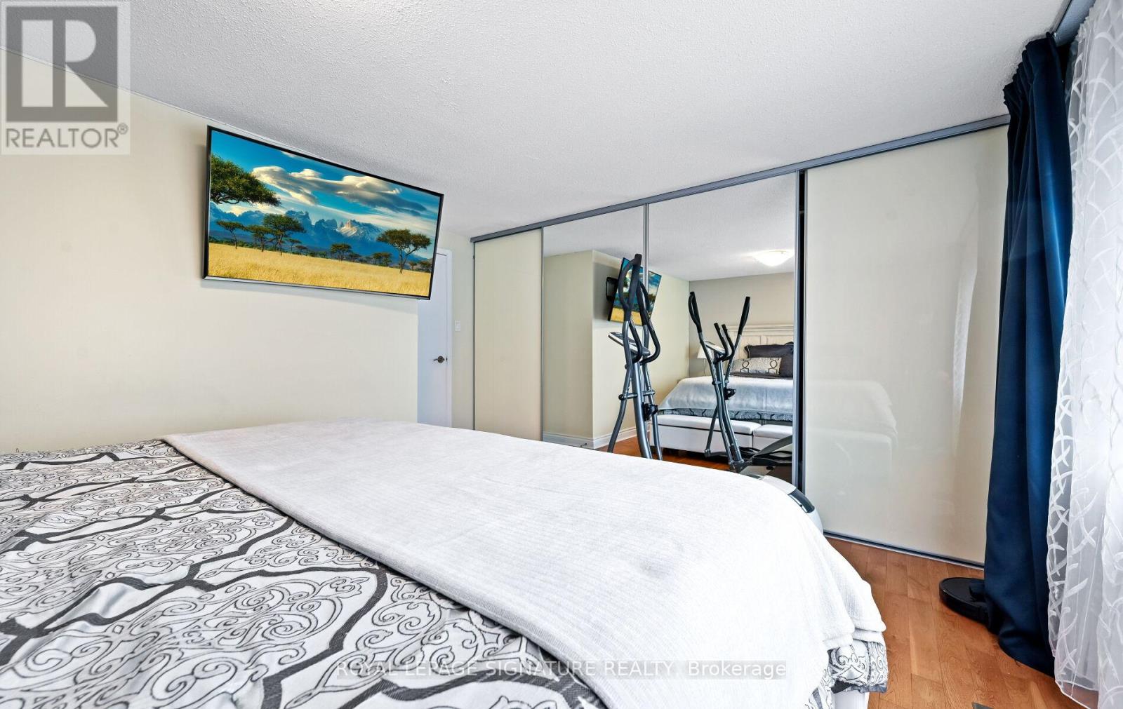 1033 Raintree Lane, Mississauga, Ontario  L5H 4A1 - Photo 21 - W12540716