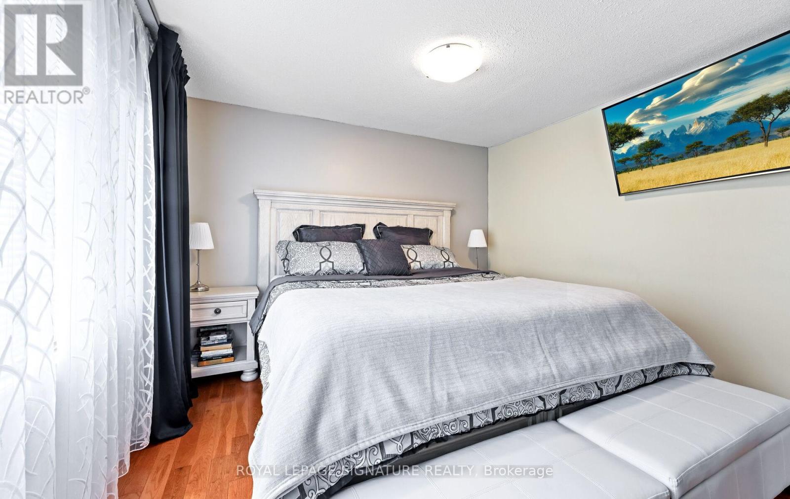 1033 Raintree Lane, Mississauga, Ontario  L5H 4A1 - Photo 20 - W12540716