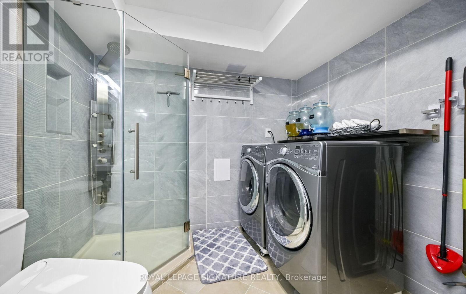 1033 Raintree Lane, Mississauga, Ontario  L5H 4A1 - Photo 40 - W12540716