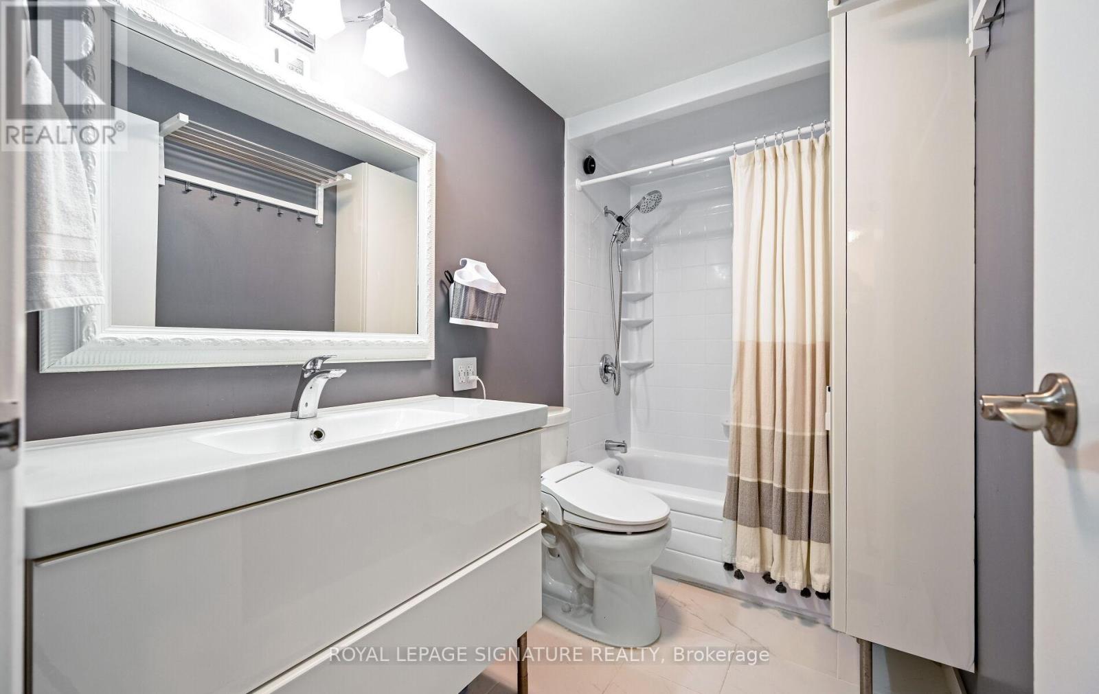 1033 Raintree Lane, Mississauga, Ontario  L5H 4A1 - Photo 30 - W12540716