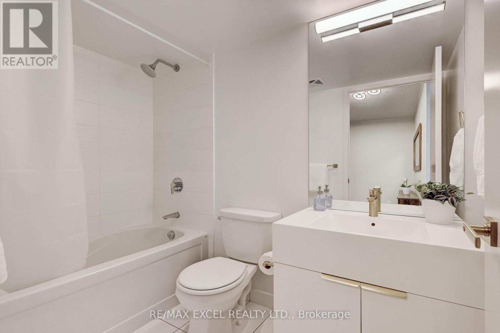 1706 - 15 Iceboat Terrace, Toronto, Ontario  M5V 4A5 - Photo 12 - C12541462
