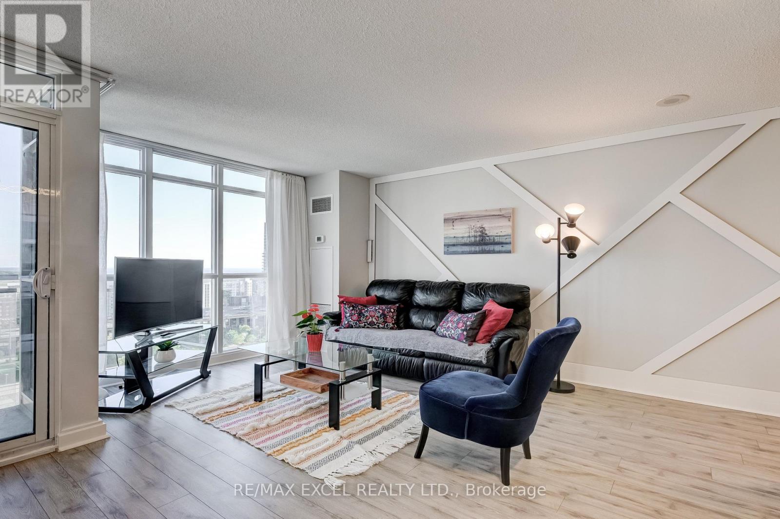 1706 - 15 Iceboat Terrace, Toronto, Ontario  M5V 4A5 - Photo 3 - C12541462