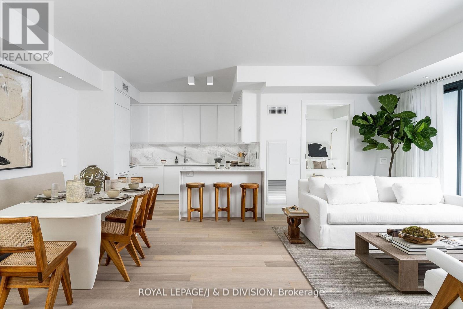 2603 - 200 Cumberland Street, Toronto, Ontario  M5R 0B7 - Photo 2 - C12541498