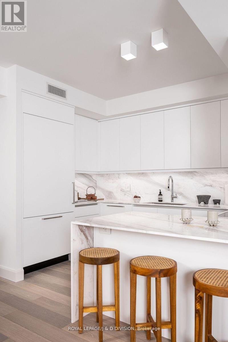 2603 - 200 Cumberland Street, Toronto, Ontario  M5R 0B7 - Photo 5 - C12541498