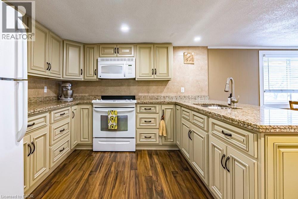 6 Begue Street, Dundas, Ontario  L9H 2N2 - Photo 11 - 40786972