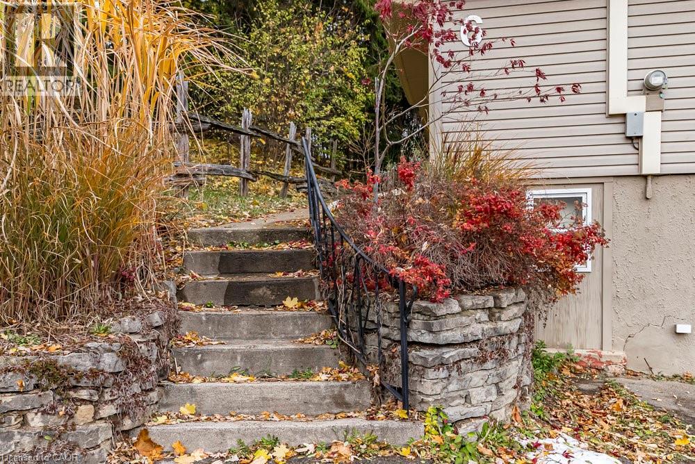 6 Begue Street, Dundas, Ontario  L9H 2N2 - Photo 2 - 40786972