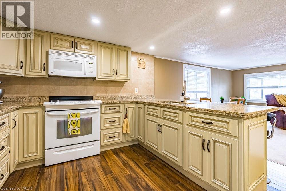 6 Begue Street, Dundas, Ontario  L9H 2N2 - Photo 9 - 40786972