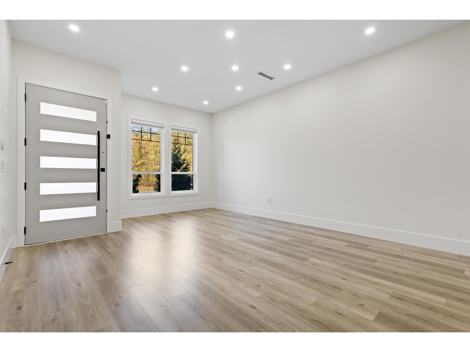 21010 72 Avenue, Langley, British Columbia V2Y 2R6 - Photo 3 - R3067027