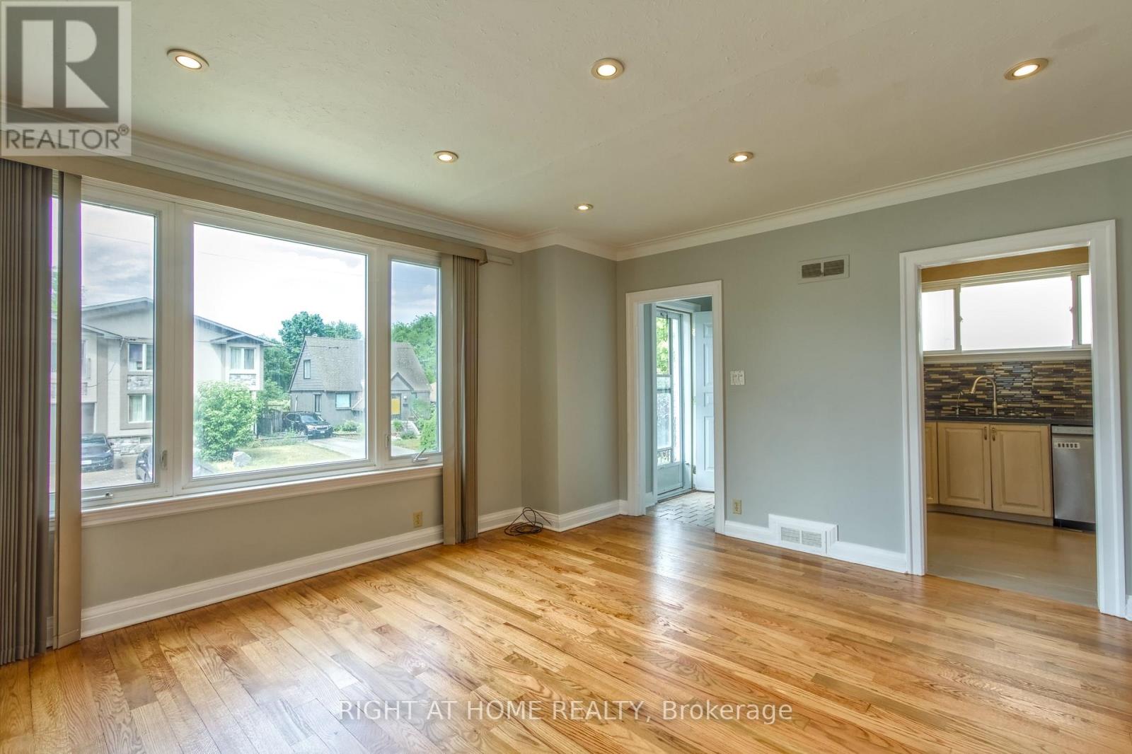 101 Eastville Avenue, Toronto, Ontario  M1M 2N8 - Photo 4 - E12541452