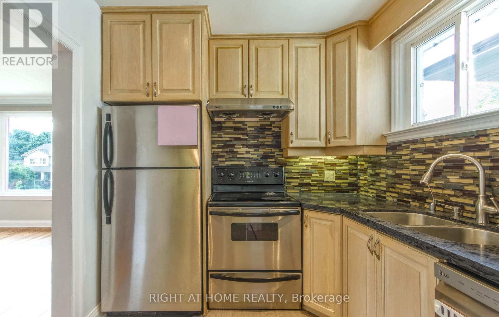 101 Eastville Avenue, Toronto, Ontario  M1M 2N8 - Photo 8 - E12541452