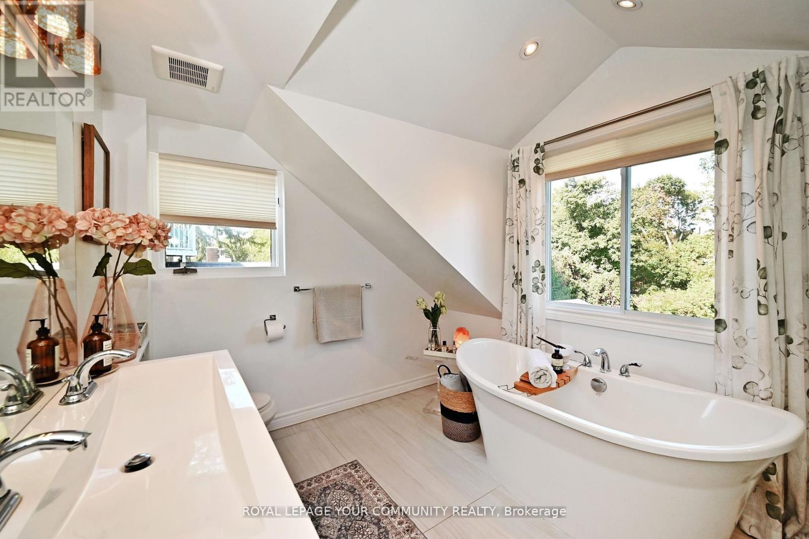 82 Centre Street, Aurora, Ontario  L4G 1J8 - Photo 32 - N12532162