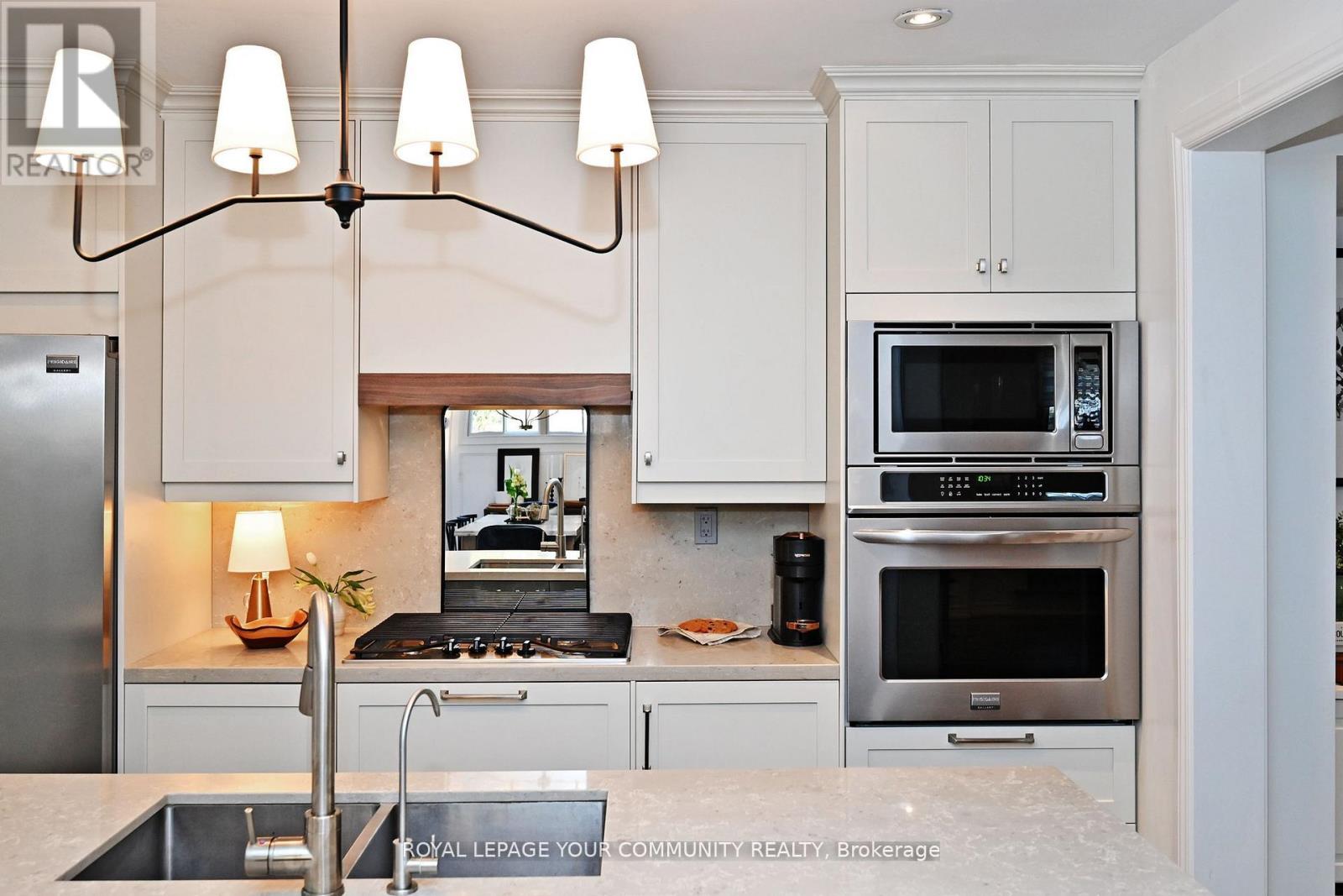 82 Centre Street, Aurora, Ontario  L4G 1J8 - Photo 15 - N12532162