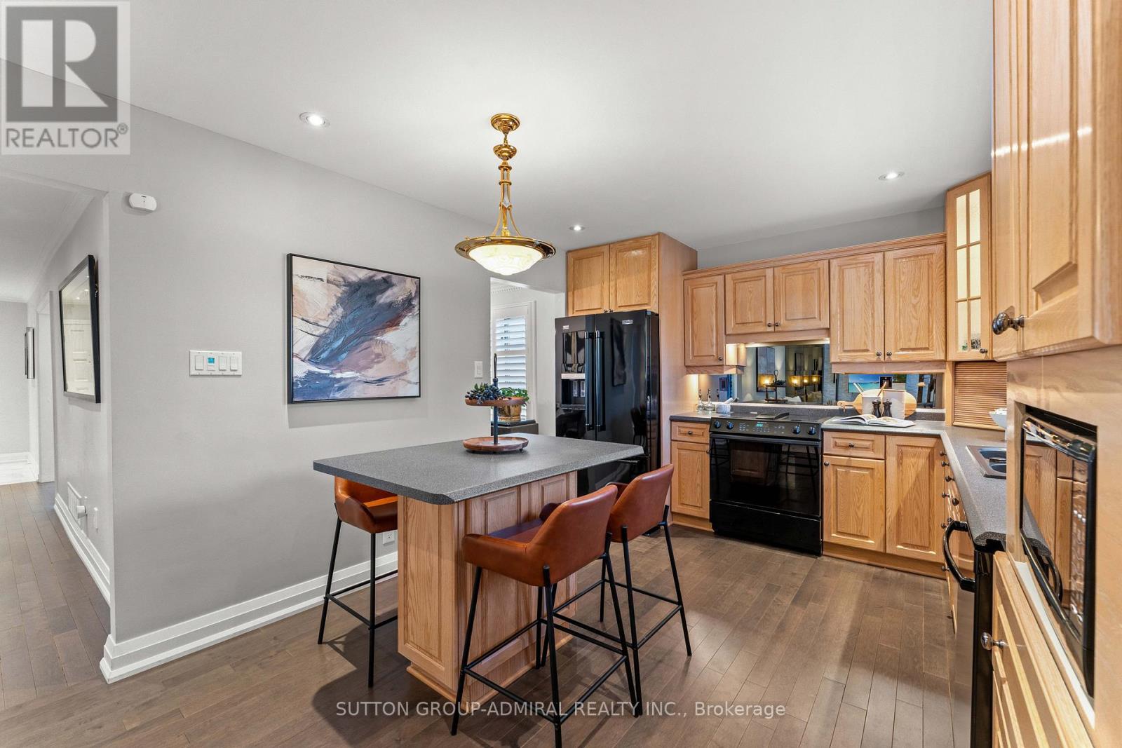 32 Mayvern Crescent, Richmond Hill, Ontario L4C 5J6 - Photo 9 - N12407200