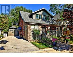 82 CENTRE STREET, Aurora, Ontario