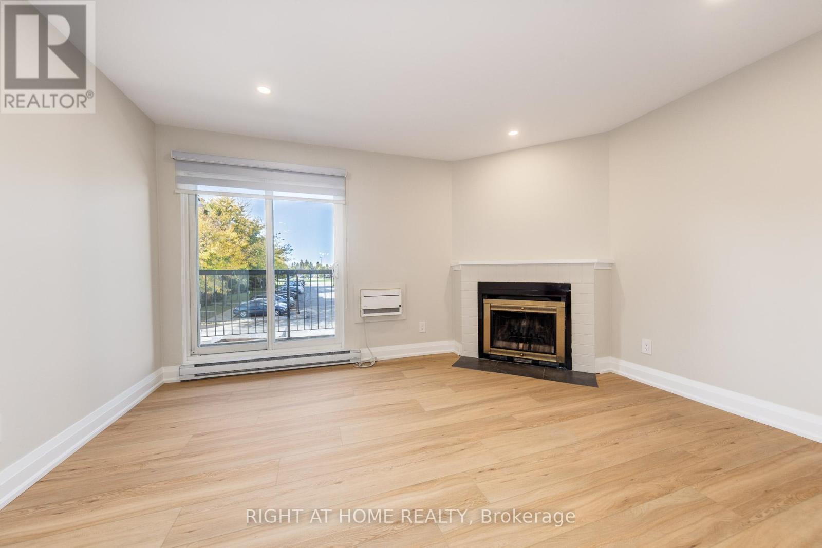 722 - 1450 Glen Abbey Gate, Oakville, Ontario  L6M 2V7 - Photo 5 - W12446908