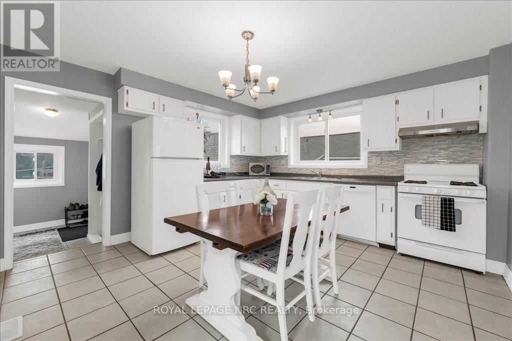 3384 Johnson Street, Lincoln, Ontario L0R 2C0 - Photo 9 - X12461787