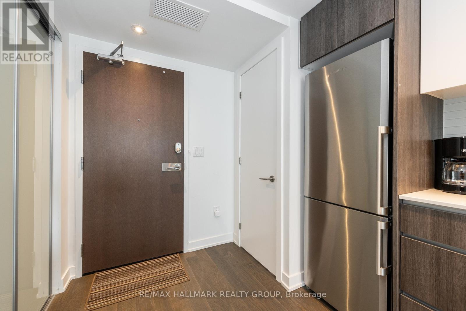 1806 - 199 Slater Street, Ottawa, Ontario K1P 0C8 - Photo 3 - X12541688