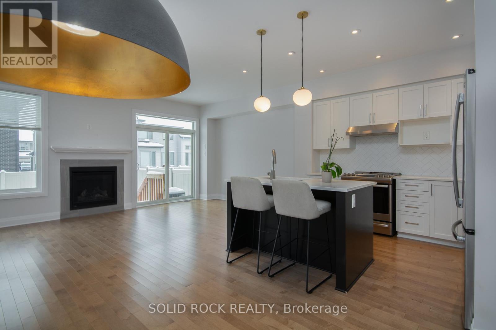 218 Lift Lane, Ottawa, Ontario  K2V 0M6 - Photo 5 - X12541710