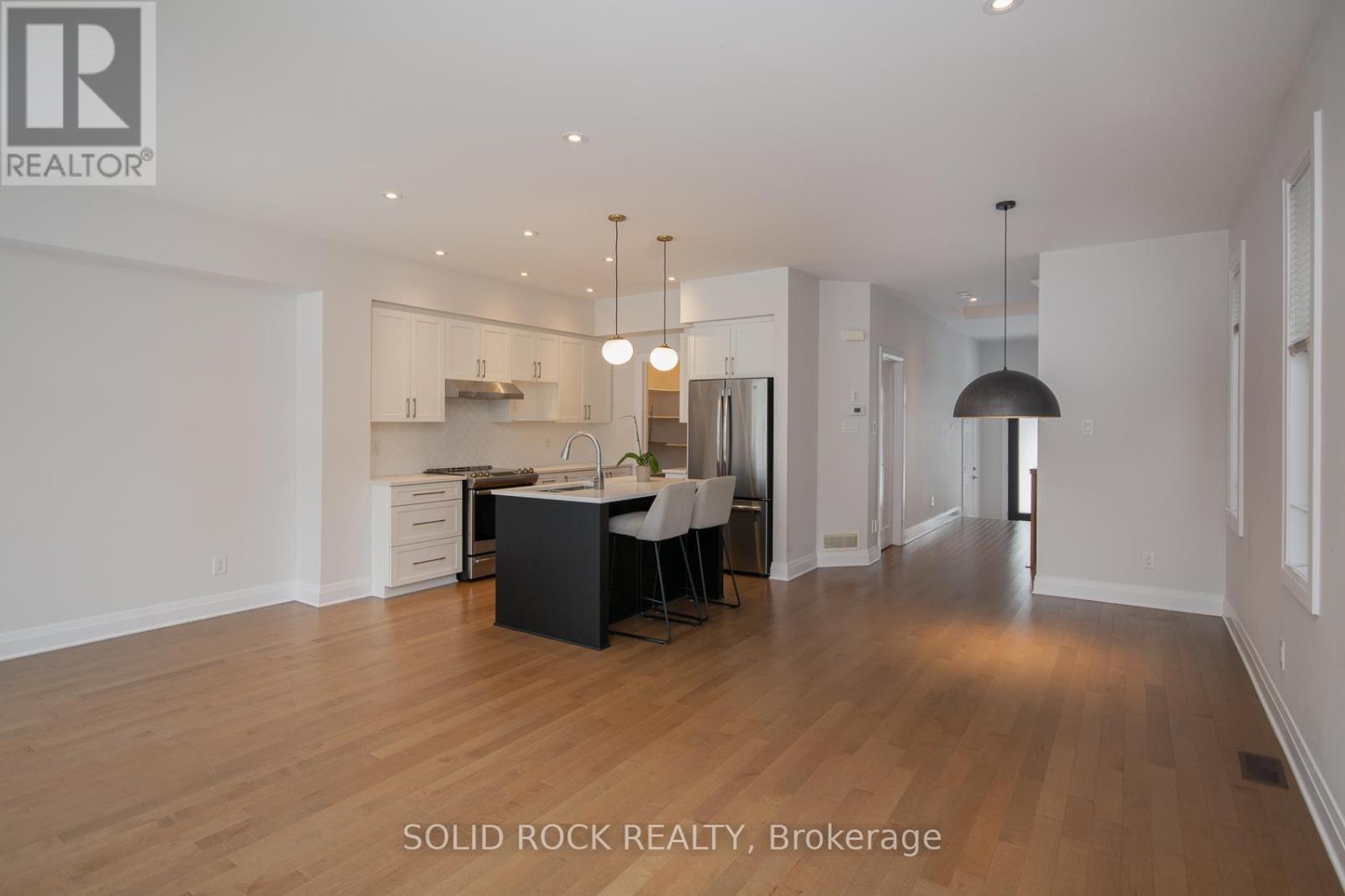 218 Lift Lane, Ottawa, Ontario  K2V 0M6 - Photo 6 - X12541710