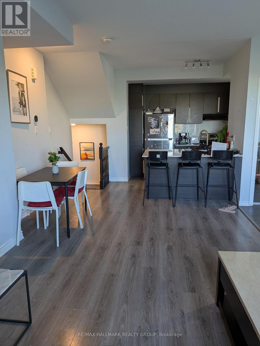 567 Ozawa Private N, Ottawa, Ontario  K1K 4Z9 - Photo 2 - X12541738