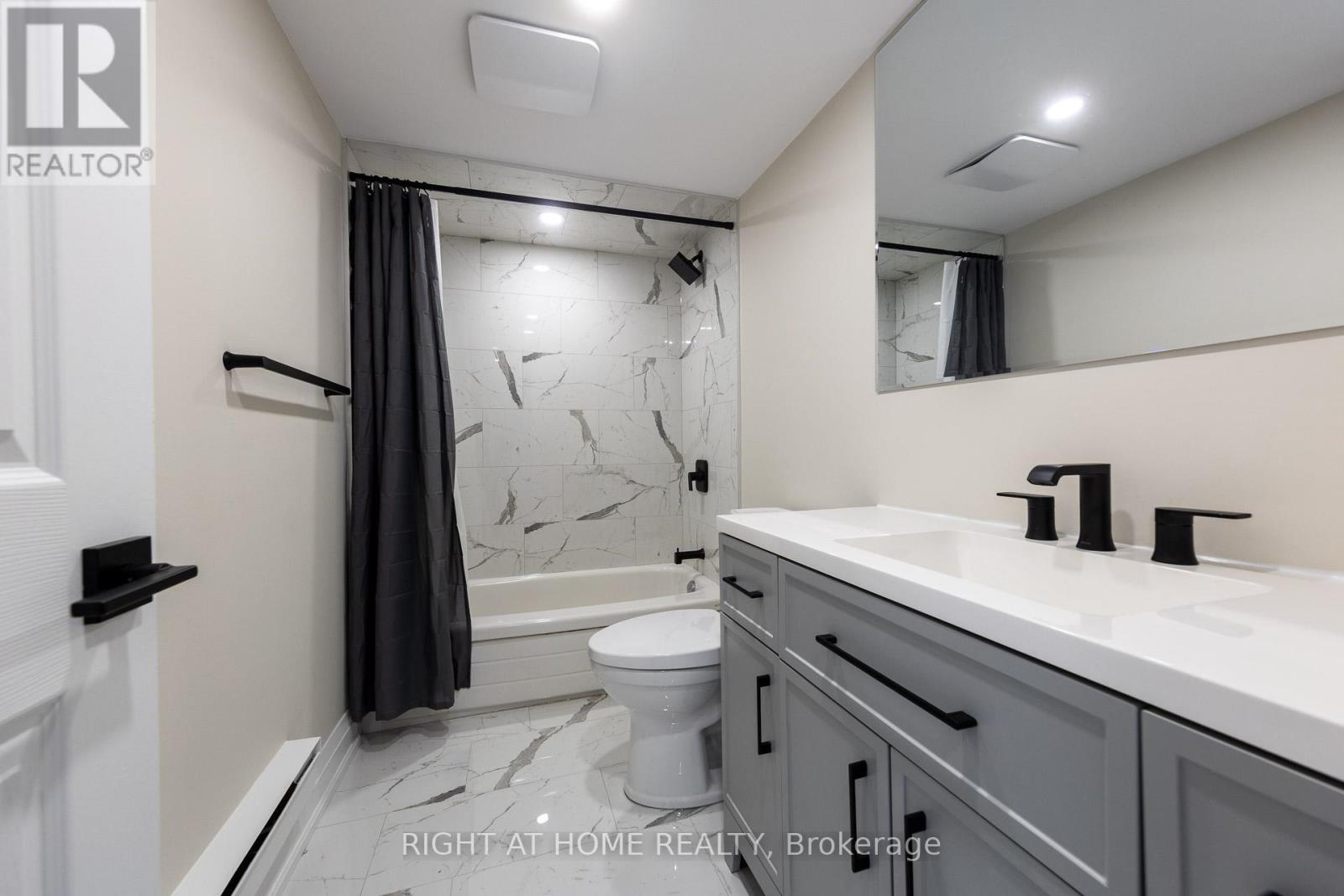 722 - 1450 Glen Abbey Gate, Oakville, Ontario  L6M 2V7 - Photo 21 - W12446908