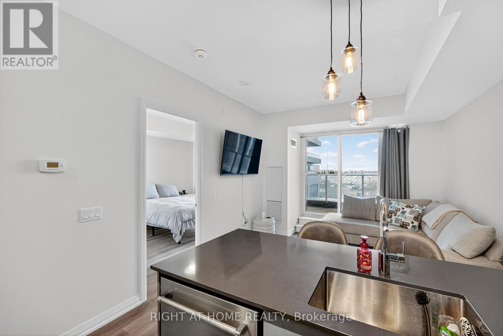 215 - 8960 Jane Street, Vaughan, Ontario  L4K 0N9 - Photo 4 - N12541530