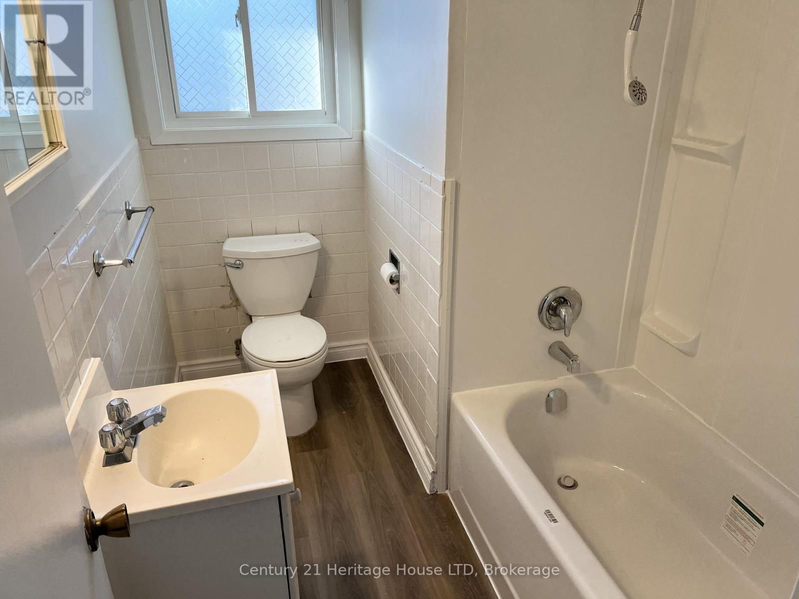 9 Mckay Street, St. Catharines, Ontario L2S 1E8 - Photo 13 - X12541704