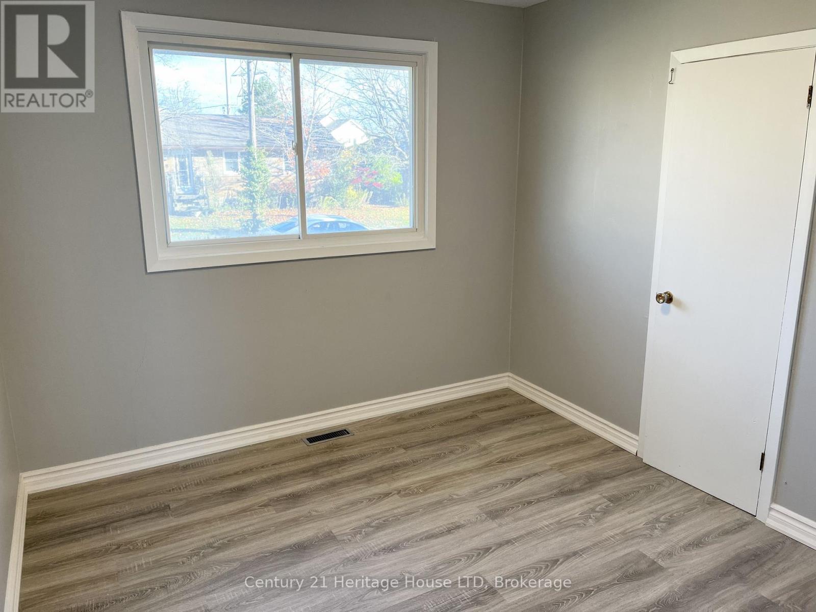 9 Mckay Street, St. Catharines, Ontario L2S 1E8 - Photo 14 - X12541704