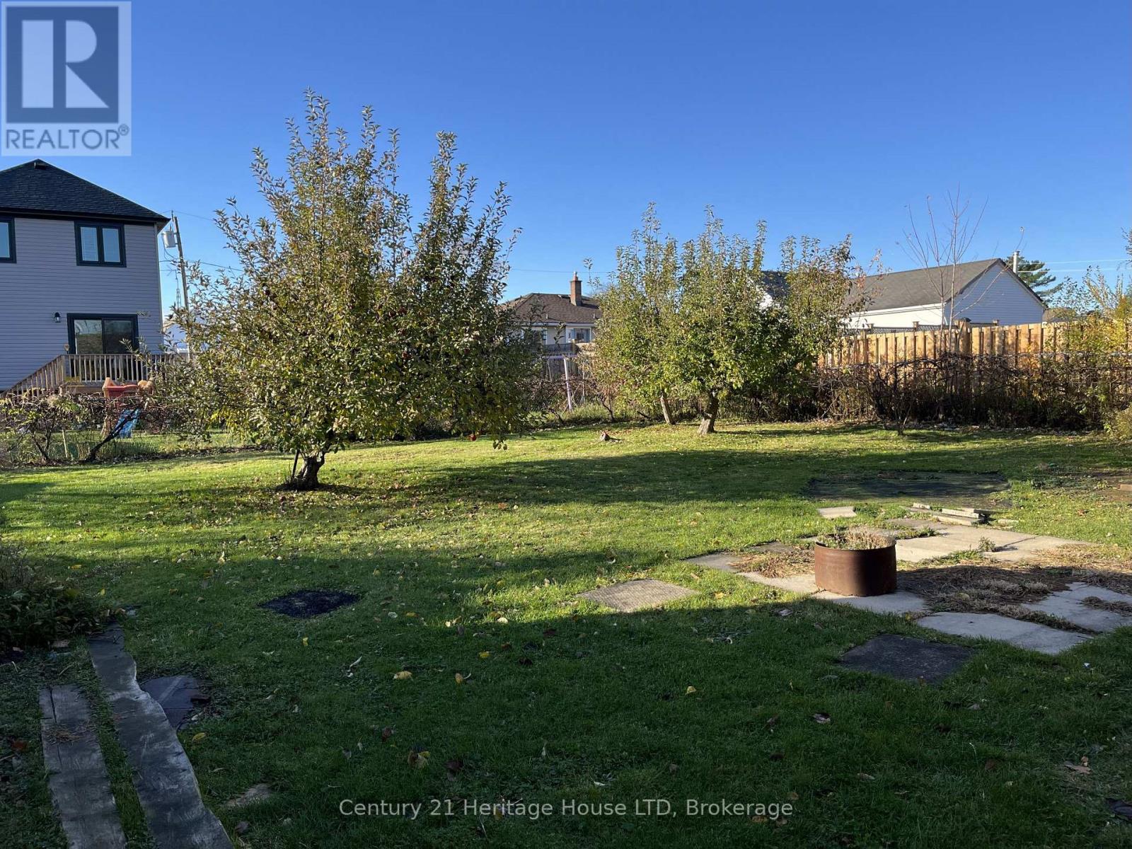 9 Mckay Street, St. Catharines, Ontario L2S 1E8 - Photo 25 - X12541704