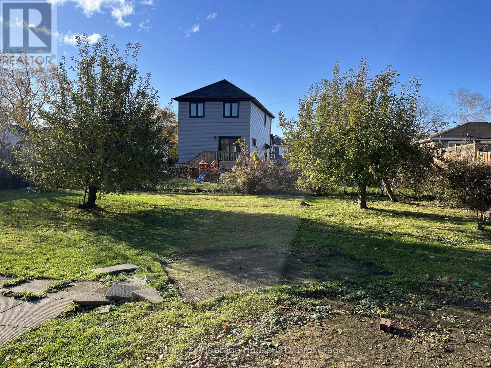 9 Mckay Street, St. Catharines, Ontario L2S 1E8 - Photo 26 - X12541704