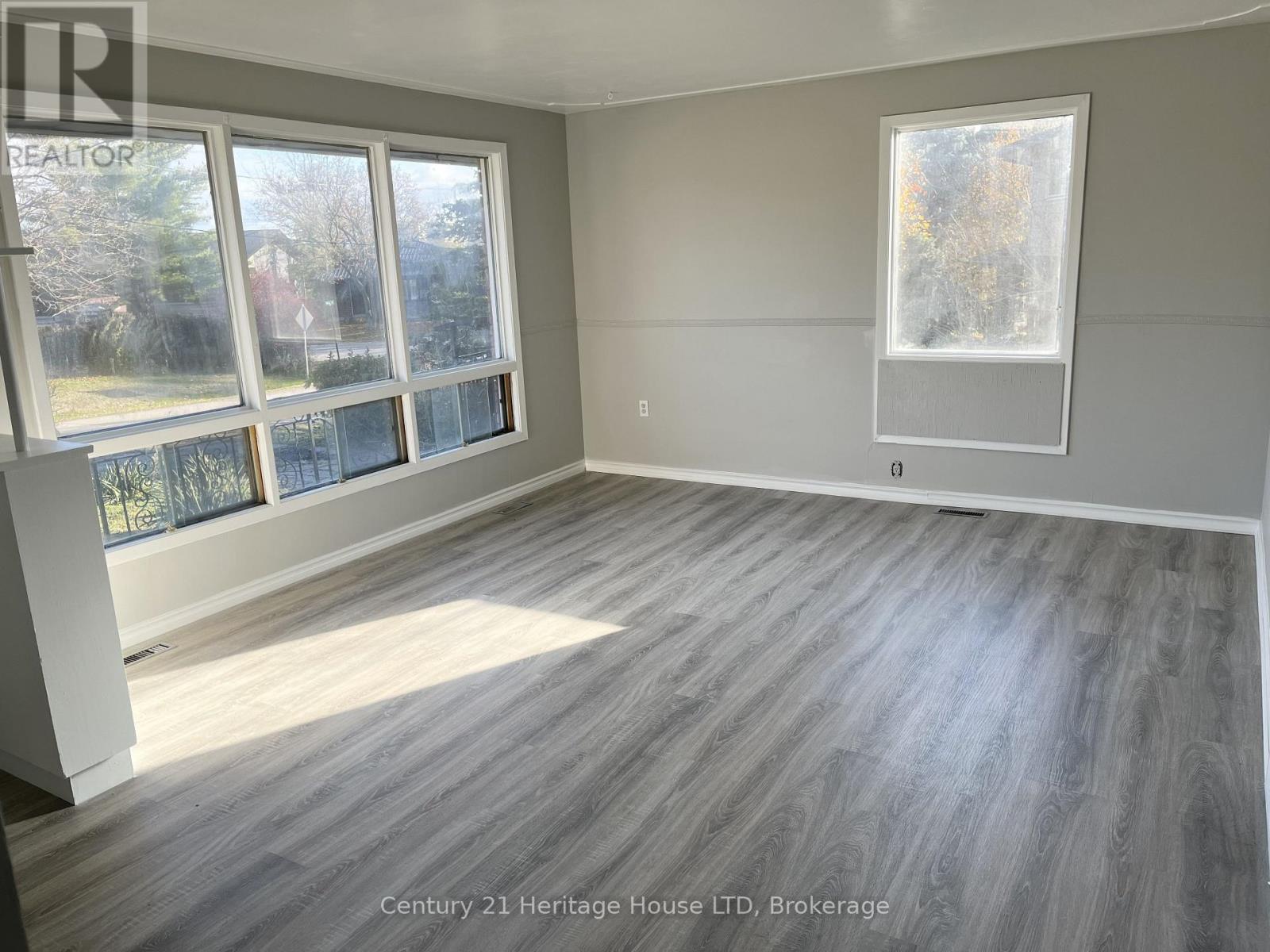 9 Mckay Street, St. Catharines, Ontario L2S 1E8 - Photo 9 - X12541704