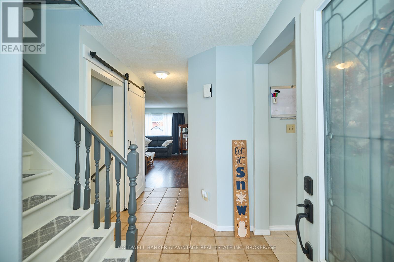 33 Naples Court, Thorold, Ontario L2V 4S7 - Photo 10 - X12541706