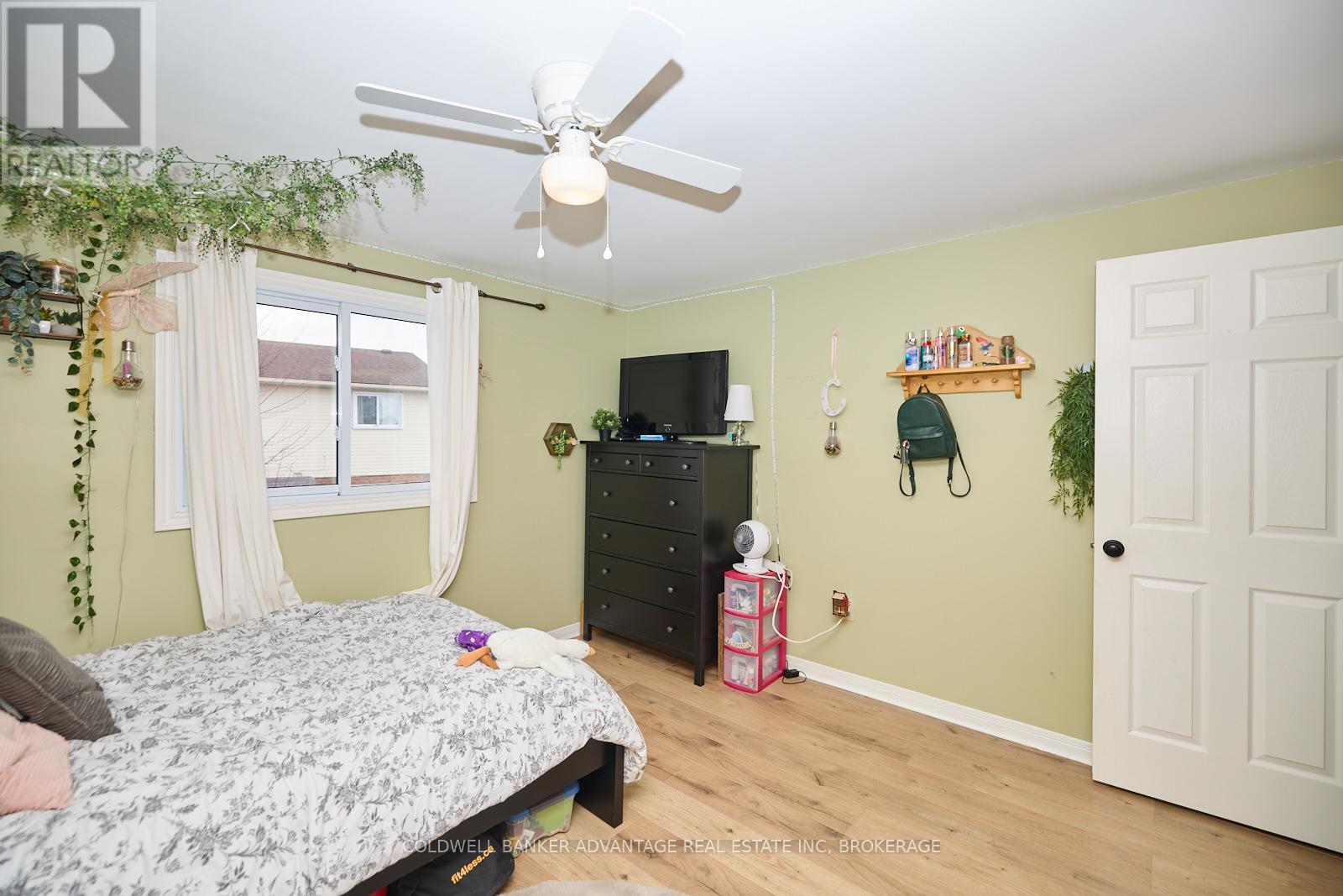 33 Naples Court, Thorold, Ontario L2V 4S7 - Photo 14 - X12541706