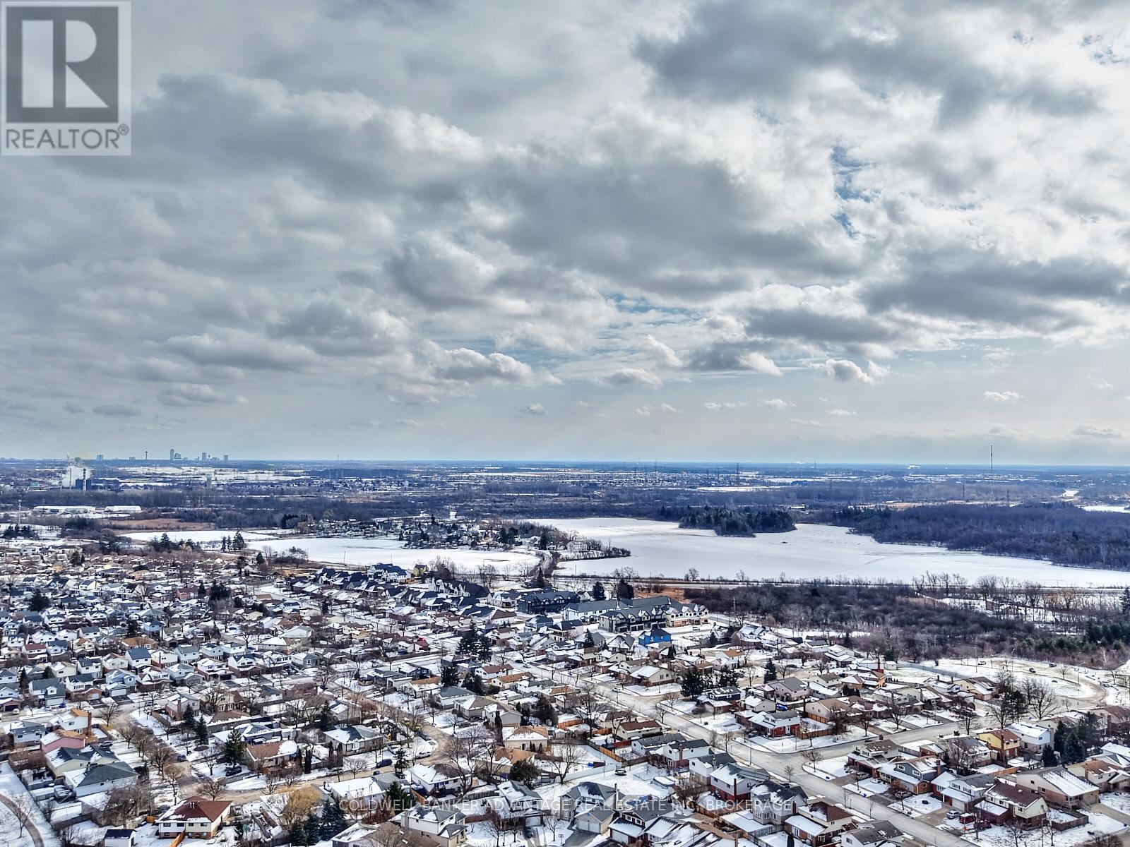 33 Naples Court, Thorold, Ontario L2V 4S7 - Photo 30 - X12541706