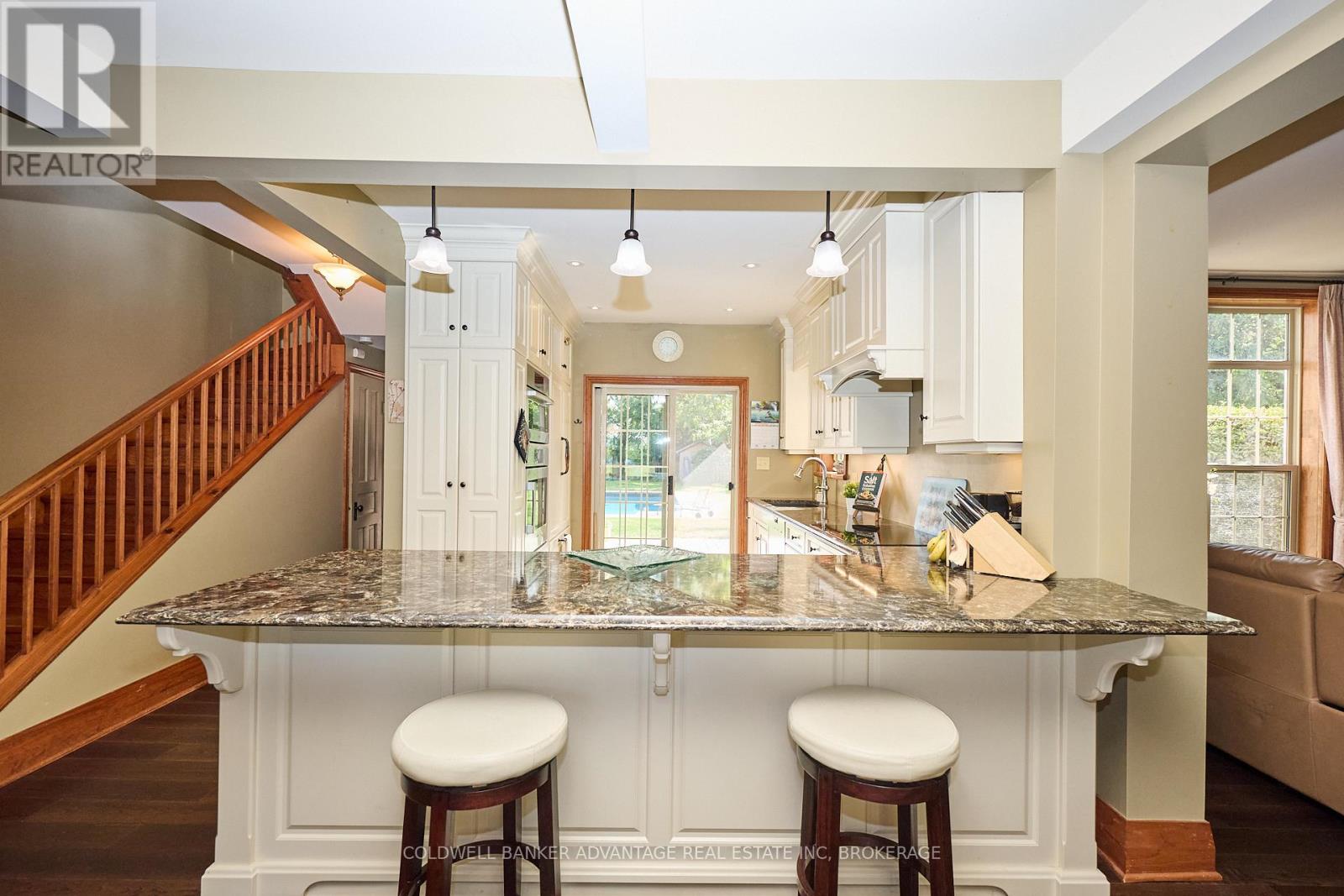 4698 Sandy Cove Drive, Lincoln, Ontario L0R 1B1 - Photo 10 - X12541808