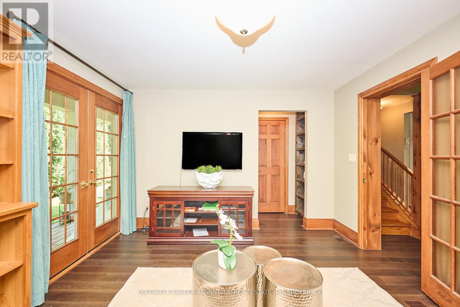 4698 Sandy Cove Drive, Lincoln, Ontario L0R 1B1 - Photo 15 - X12541808