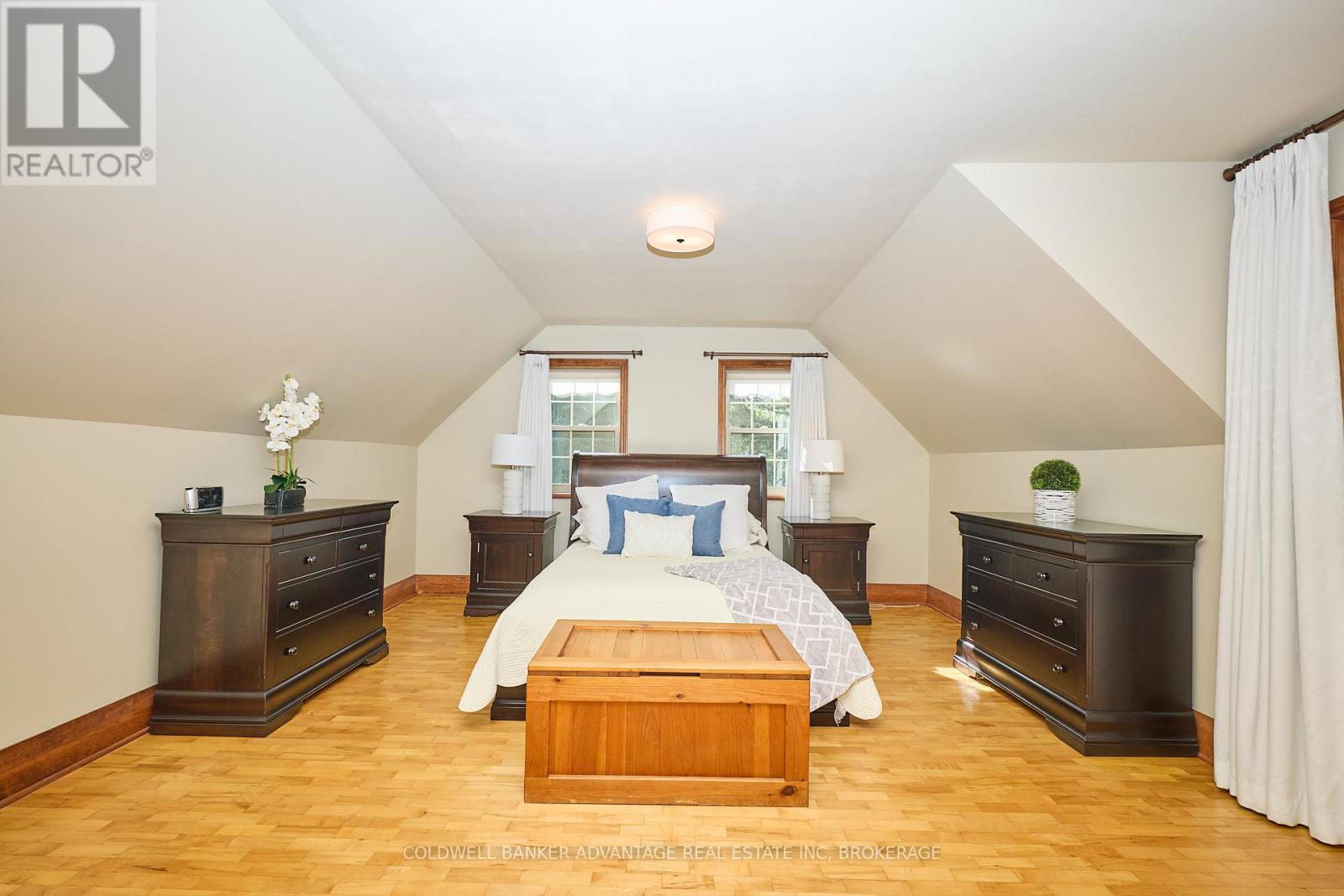 4698 Sandy Cove Drive, Lincoln, Ontario L0R 1B1 - Photo 22 - X12541808