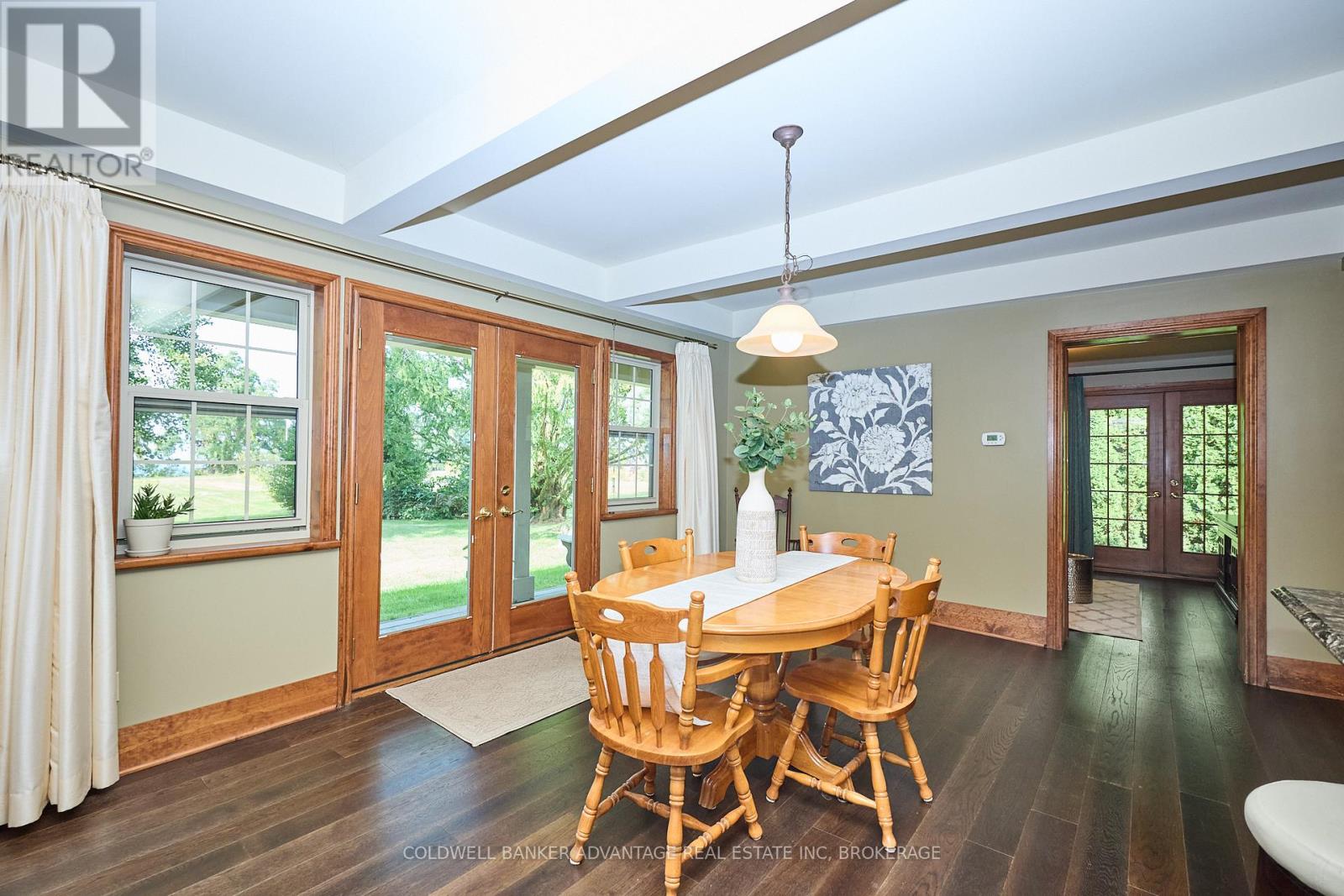 4698 Sandy Cove Drive, Lincoln, Ontario L0R 1B1 - Photo 8 - X12541808