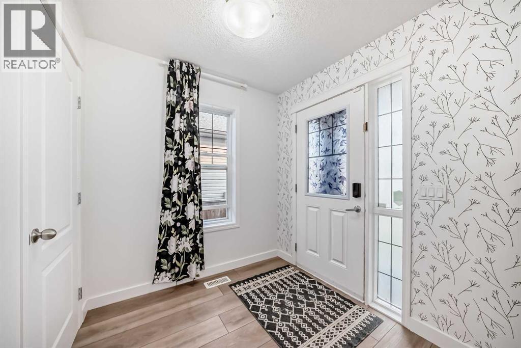 Property at 332 Ranch Close image 3