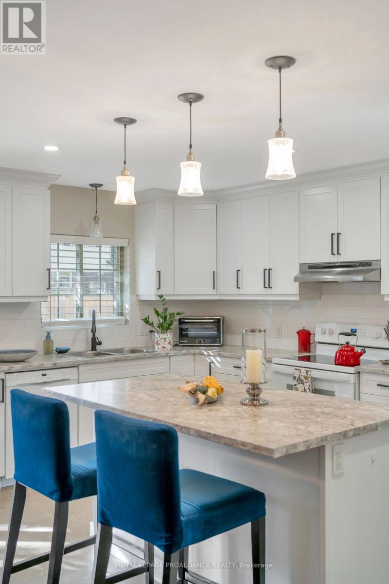 4 Kingsway Court, Belleville, Ontario K8N 4P1 - Photo 13 - X12541564