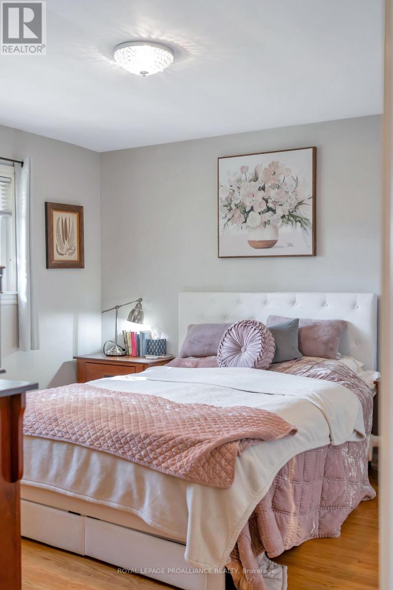 4 Kingsway Court, Belleville, Ontario K8N 4P1 - Photo 22 - X12541564