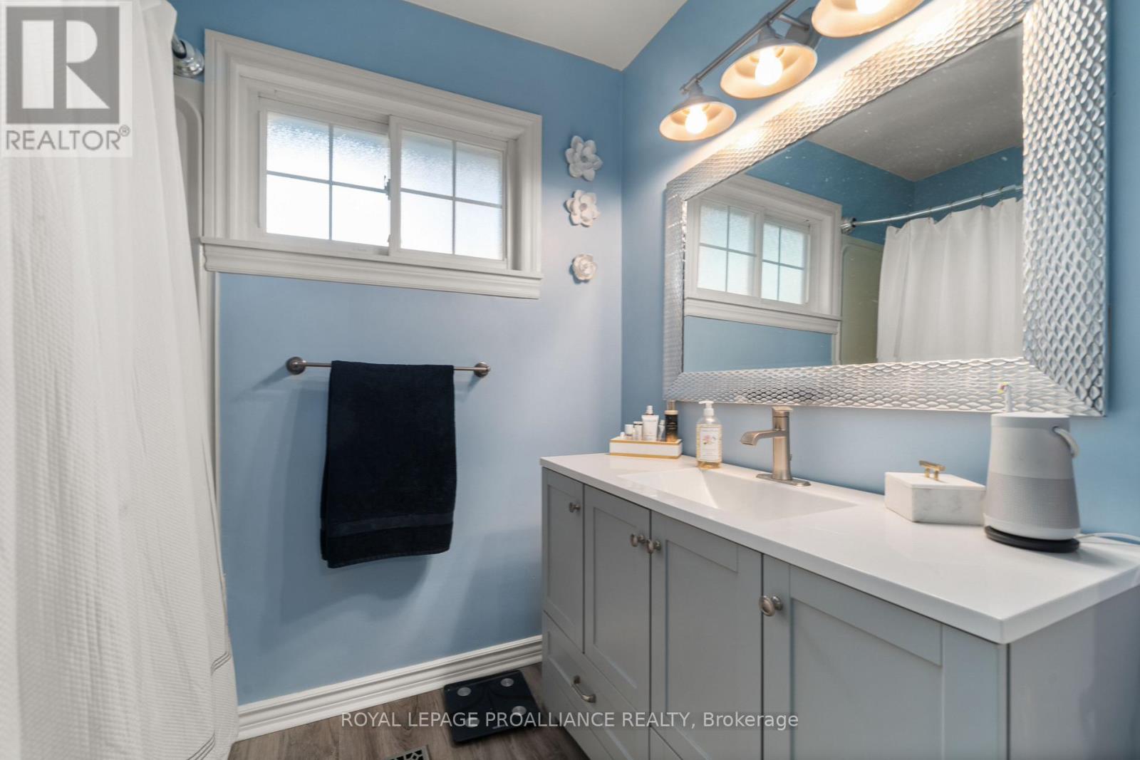 4 Kingsway Court, Belleville, Ontario K8N 4P1 - Photo 24 - X12541564